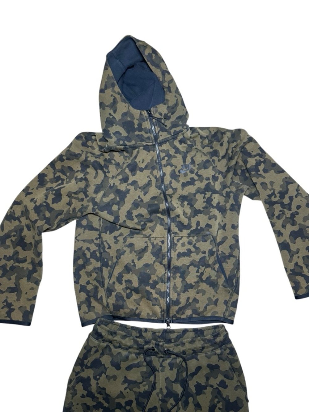 Nike men’s camo tech fleece  suit size small jacket and pants